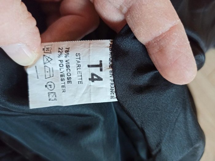 Robe de soirée avec son étole noire - photo numéro 14