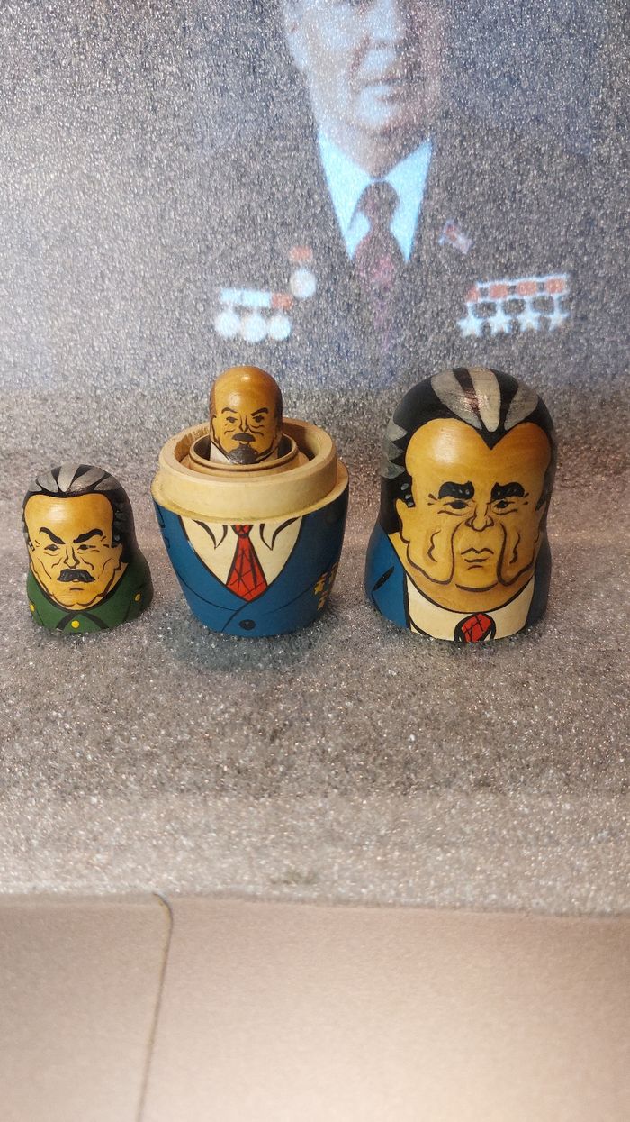 Poupée russe matriochka vintage représentant présidents  ex URSS - photo numéro 5