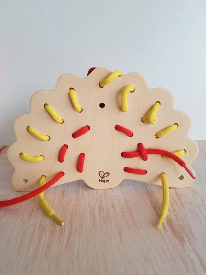 Lacing peacock jeu de laçage en bois Hape - photo numéro 11