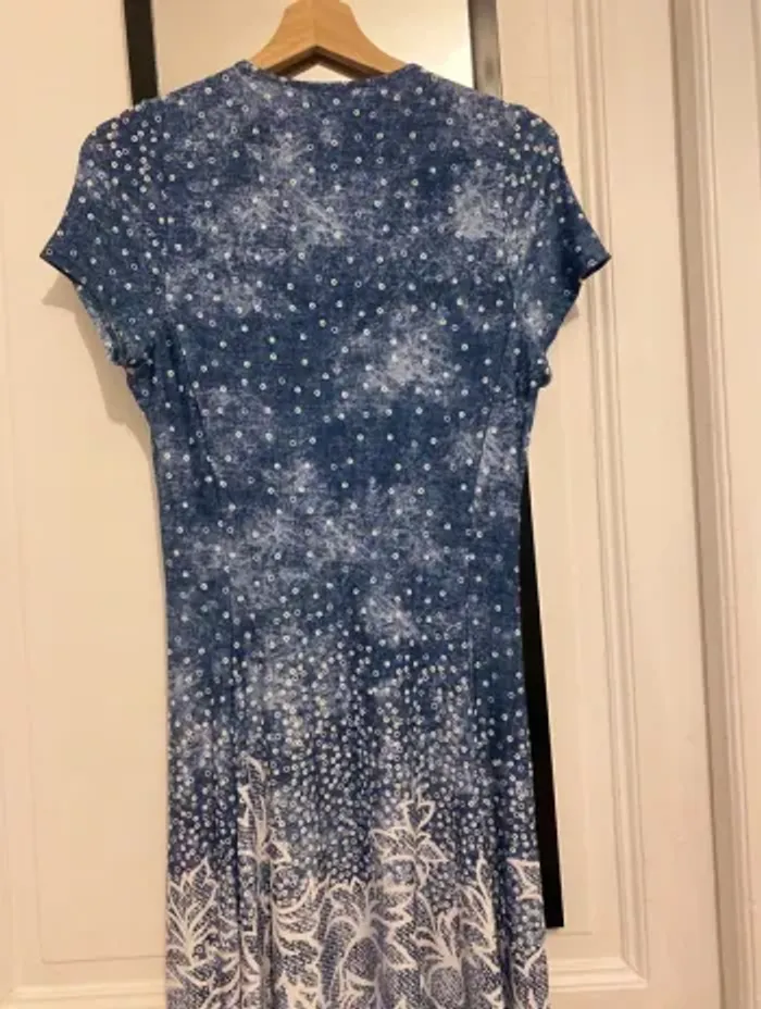 Robe fluide avec collier - photo numéro 3