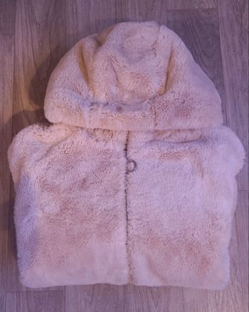 Manteau fausse fourrure