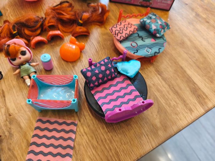 Lot de poupées LOL avec accessoires. - photo numéro 6