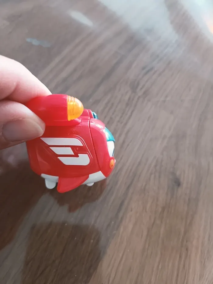 Super Wings figurine transforming Jett 12 cm avec mini jett - photo numéro 7