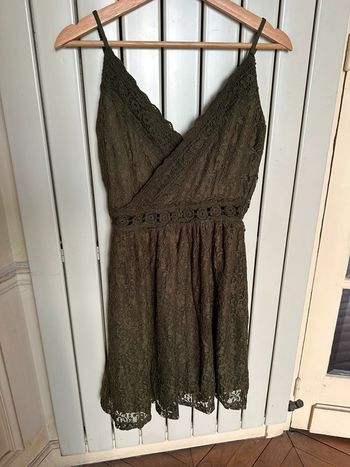 Robe d’été à bretelles en dentelle vintage kaki S/M