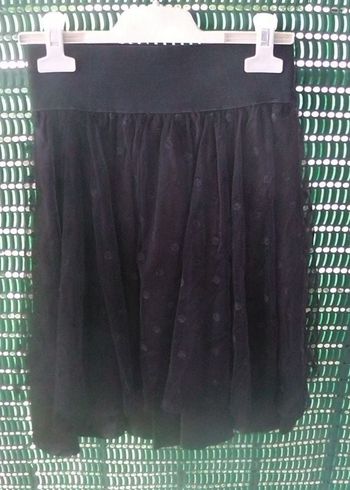 Jupe noire, volants en tulle
