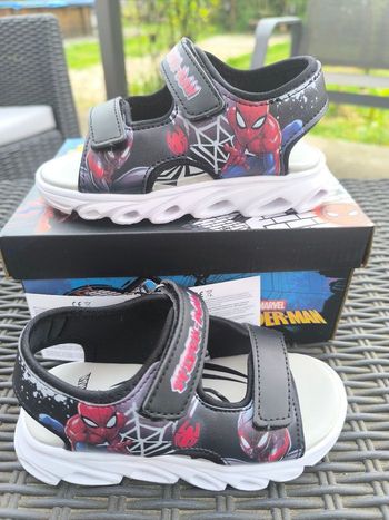 Sandales lumineuse spiderman taille 28 
