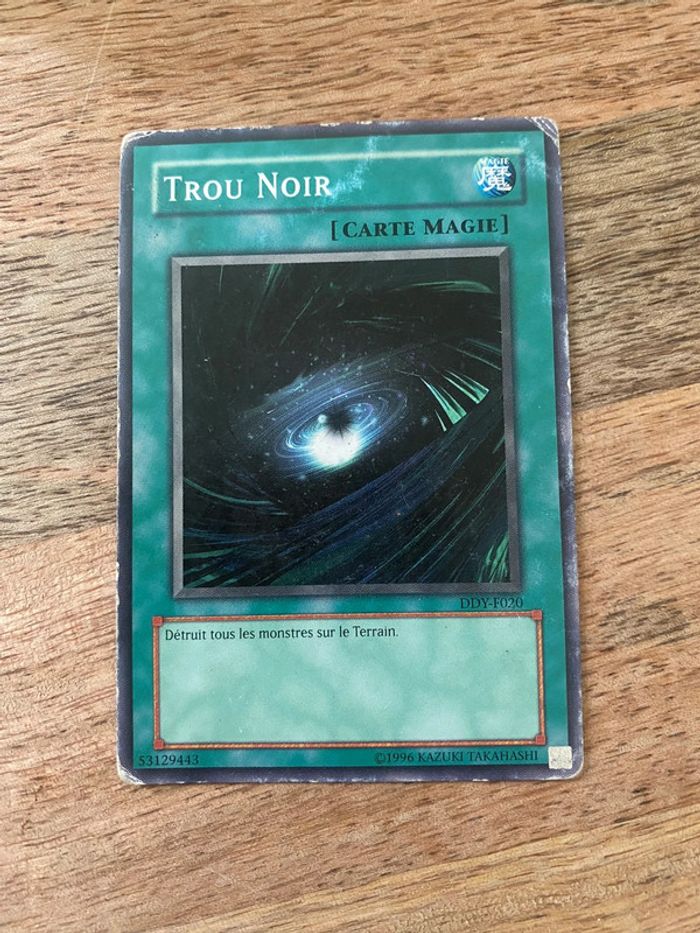 Carte Yu-Gi-Oh! Trou noir DDY-F020 1996