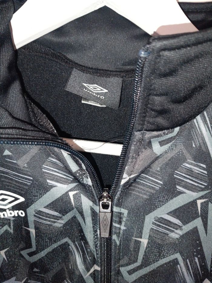 Survêtement umbro taille 150 coloris noir - photo numéro 3