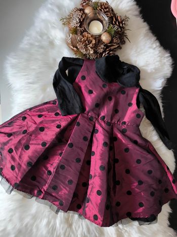 Magnifique robe pour les fêtes bordeaux satinée