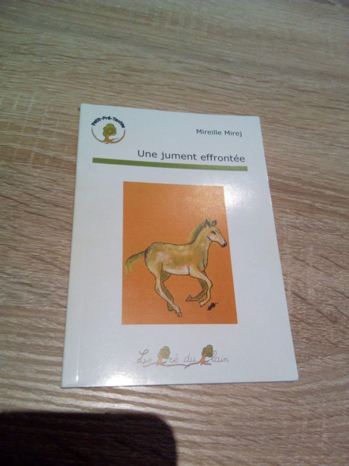 Livre une jument effrontée