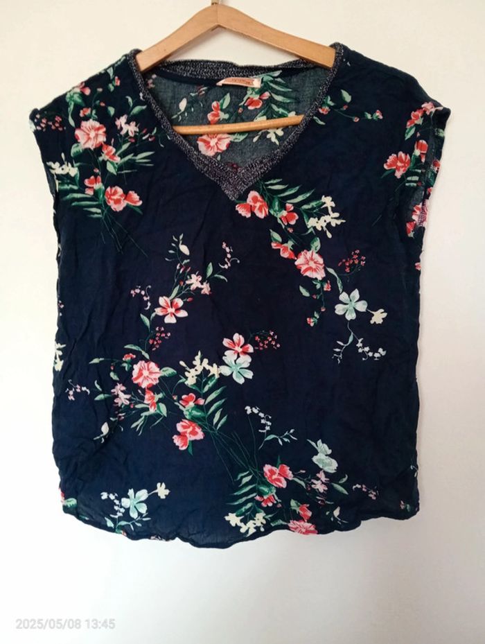 Haut fleuri femme