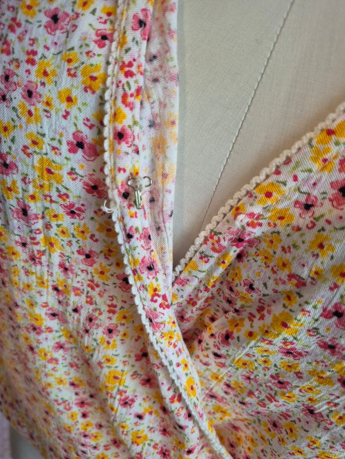 💕Jolie blouse cache-cœur/ Top portefeuille fleuri Etam femme TXL / 42 - Neuf💕 - photo numéro 5