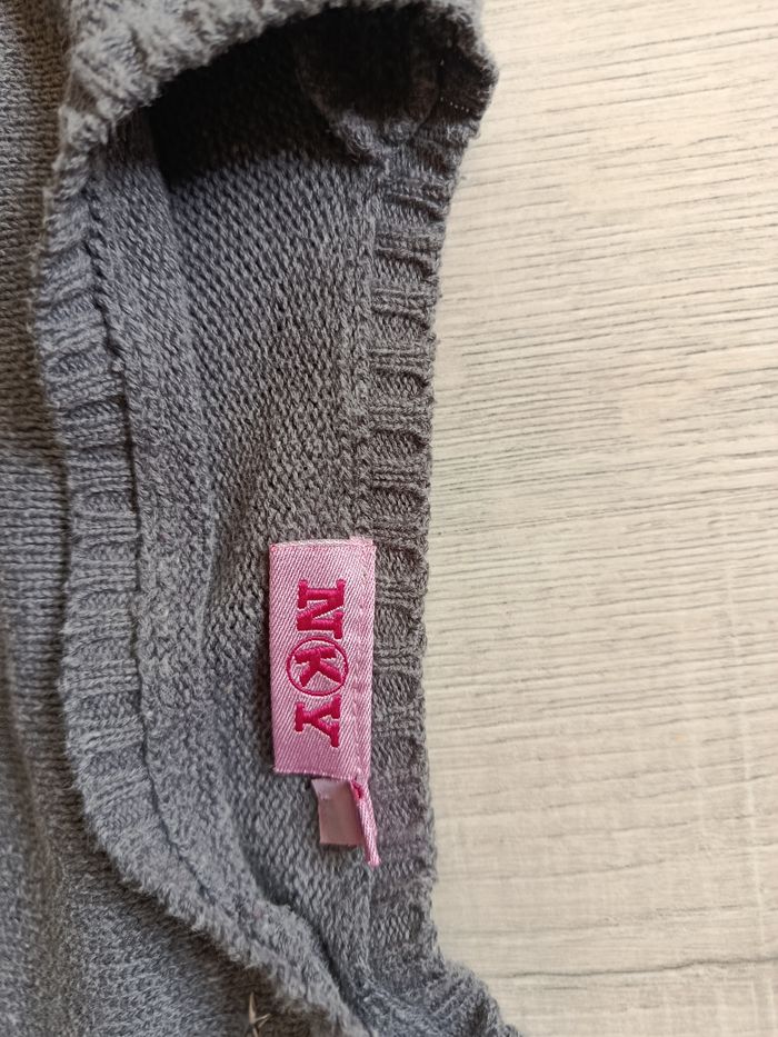 Pull marque NKY taille 12 ans - photo numéro 4