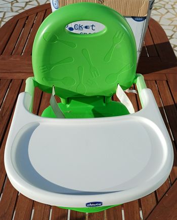Rehausseur de chaise Chicco 6 mois (réf perso rehausseur)(familleac72)