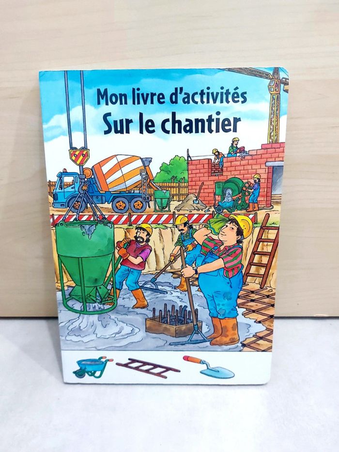 📚 Livre jeux géant : Mon livre d'activités sur le chantier