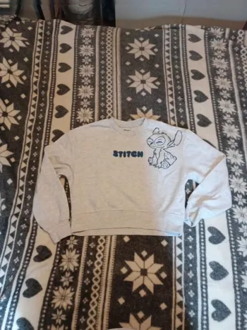 Sweat stitch 12-13 ans très bon état