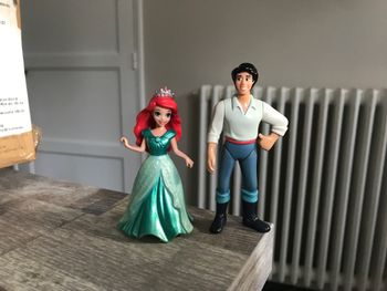 Figurine prince Éric et ariel la petite sirène