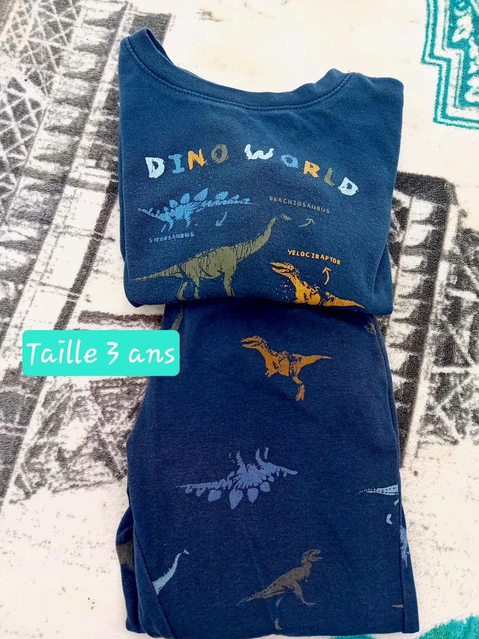 Pyjama "Dinosaures" en 3 ans Kiabi