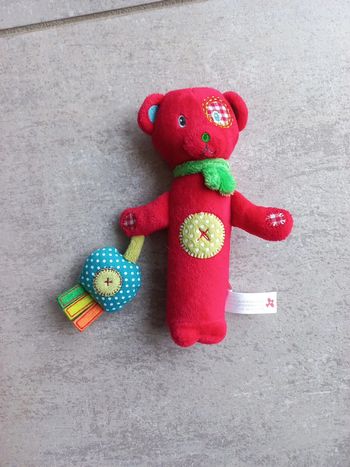 Peluche bâton ours rouge