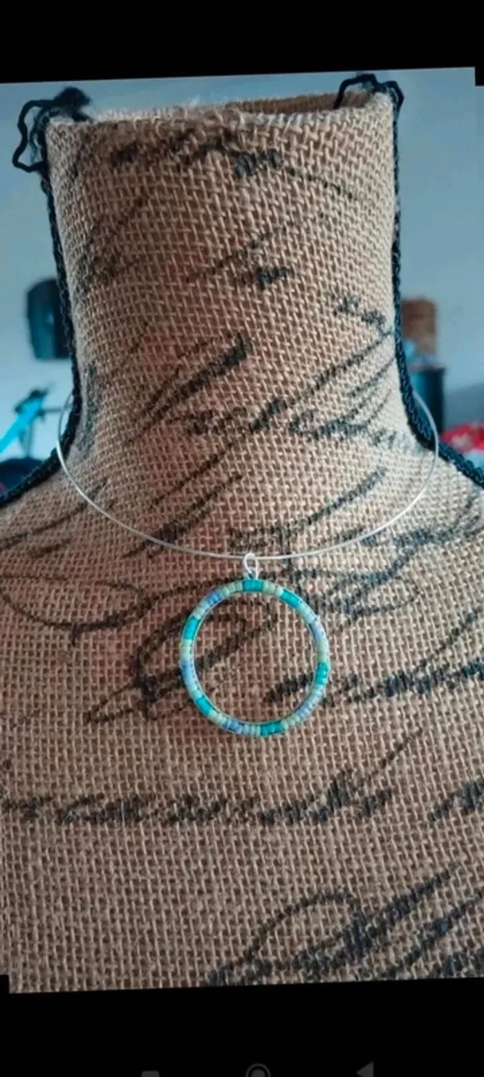 Collier ras  de cou  perles  bleu  argenté - photo numéro 2