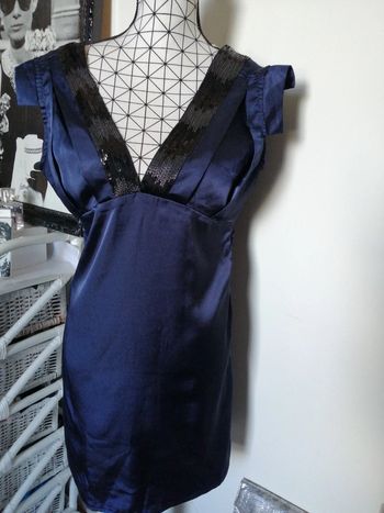 Robe. Tunique brillante taille 2