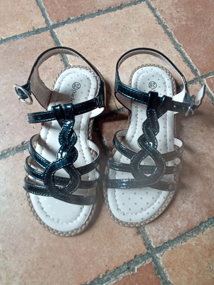 Taille 28 sandales noires