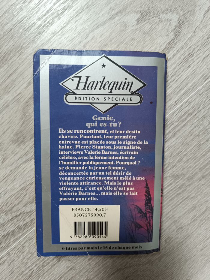 Livre Harlequin édition spéciale - photo numéro 2