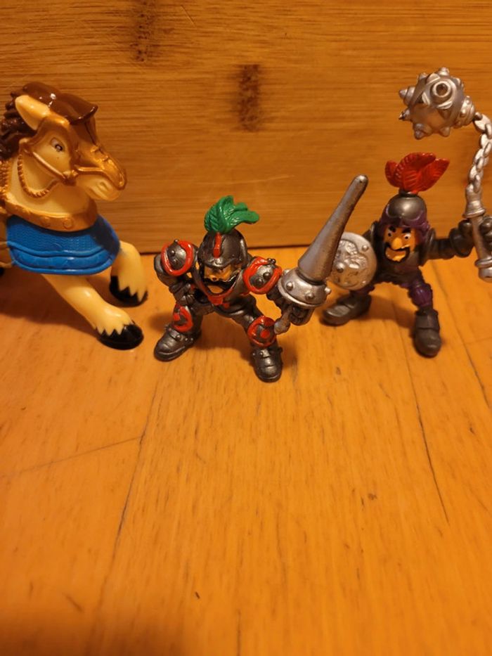 Lot figurines chevaliers - photo numéro 3