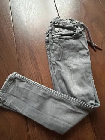 Jean slim gris garcon à taille élastiquée fermeture cordon Garcia taille 104 cm