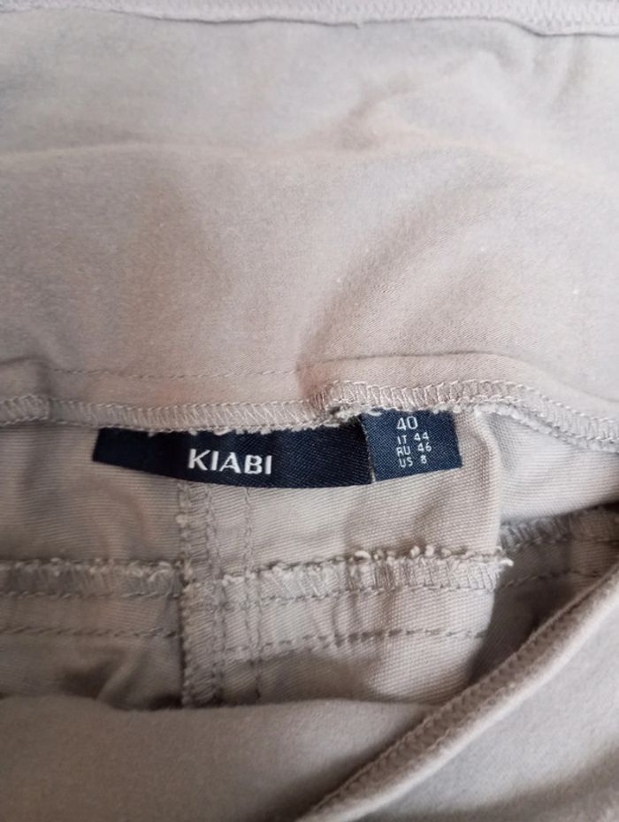 Pantacourt Kiabi taille 40 - photo numéro 2