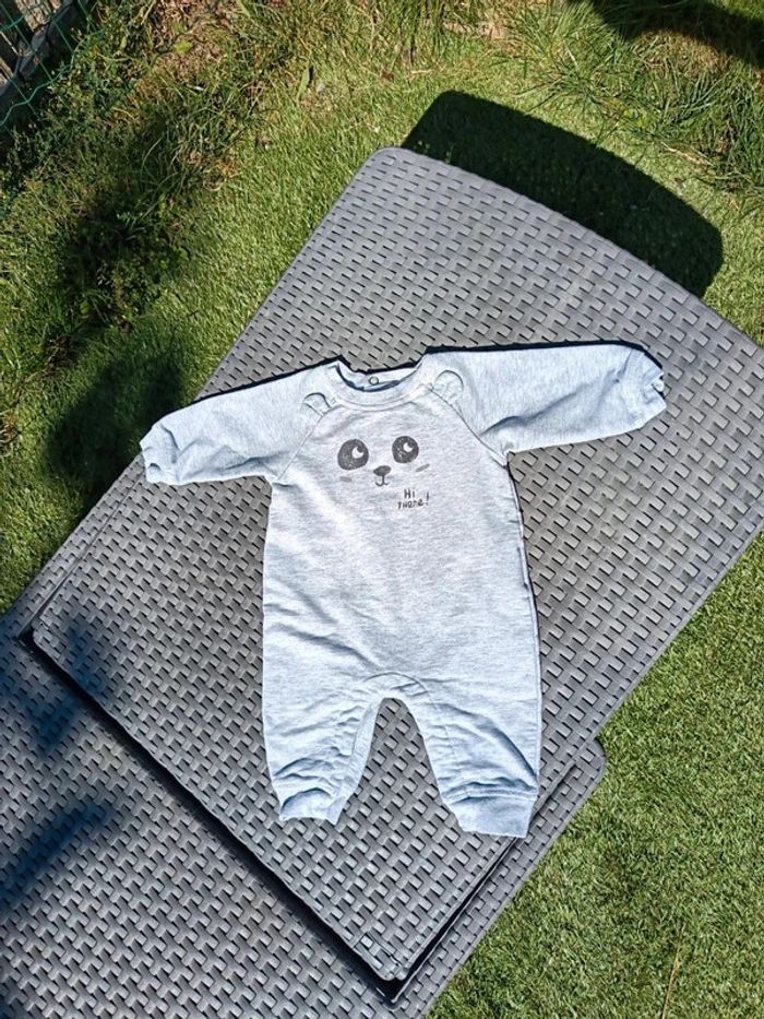 Combinaison grenouillère pyjama sans pied taille 3 mois Gémo 62 cm en très bon état