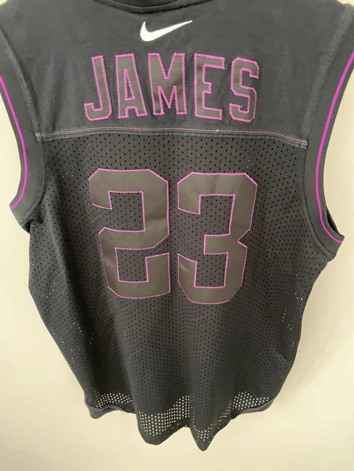 Maillot NBA LeBron James Nike taille M 2010 - photo numéro 13