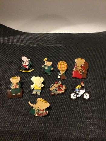 Lot 9 pin’s Babar l’éléphant vintage