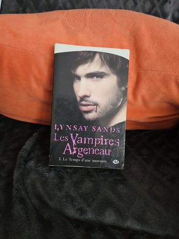 Livre de poche les vampires argeneau tome 5
