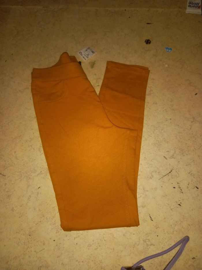 Jegging neuf t.12ans kiabi