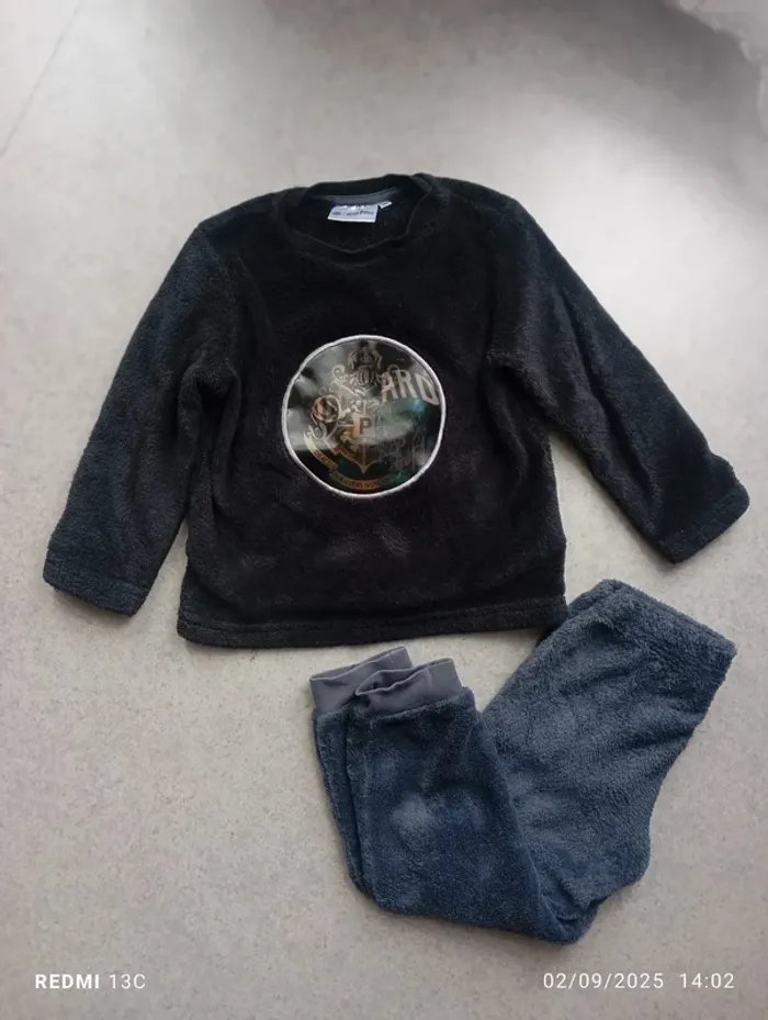 Pyjama velours 4ans Harry Potter
