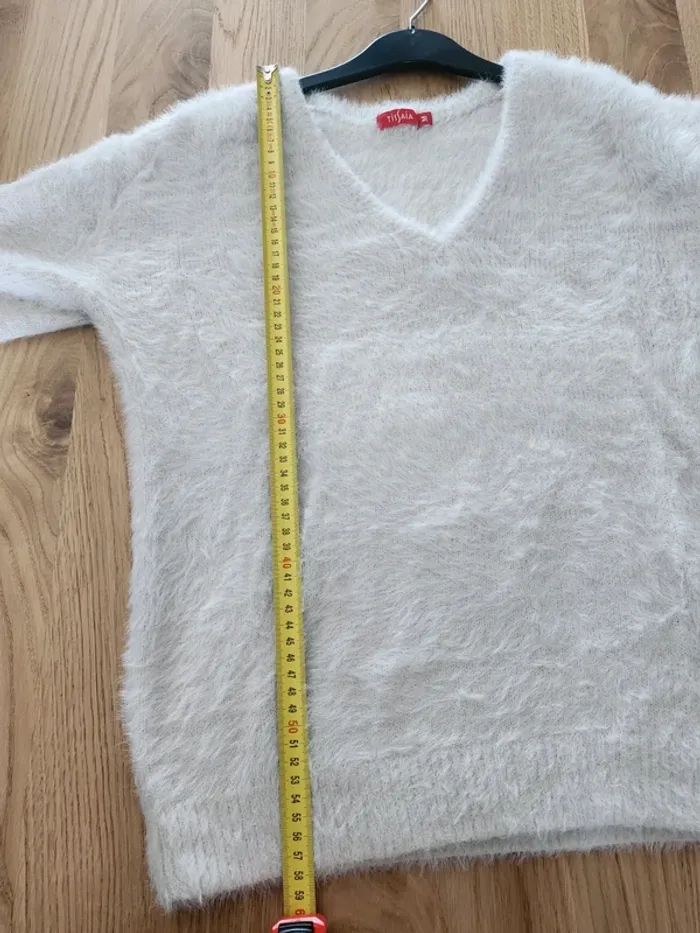 Pull chaud en laine synthétique tout doux 38 M col V excellent état - photo numéro 5