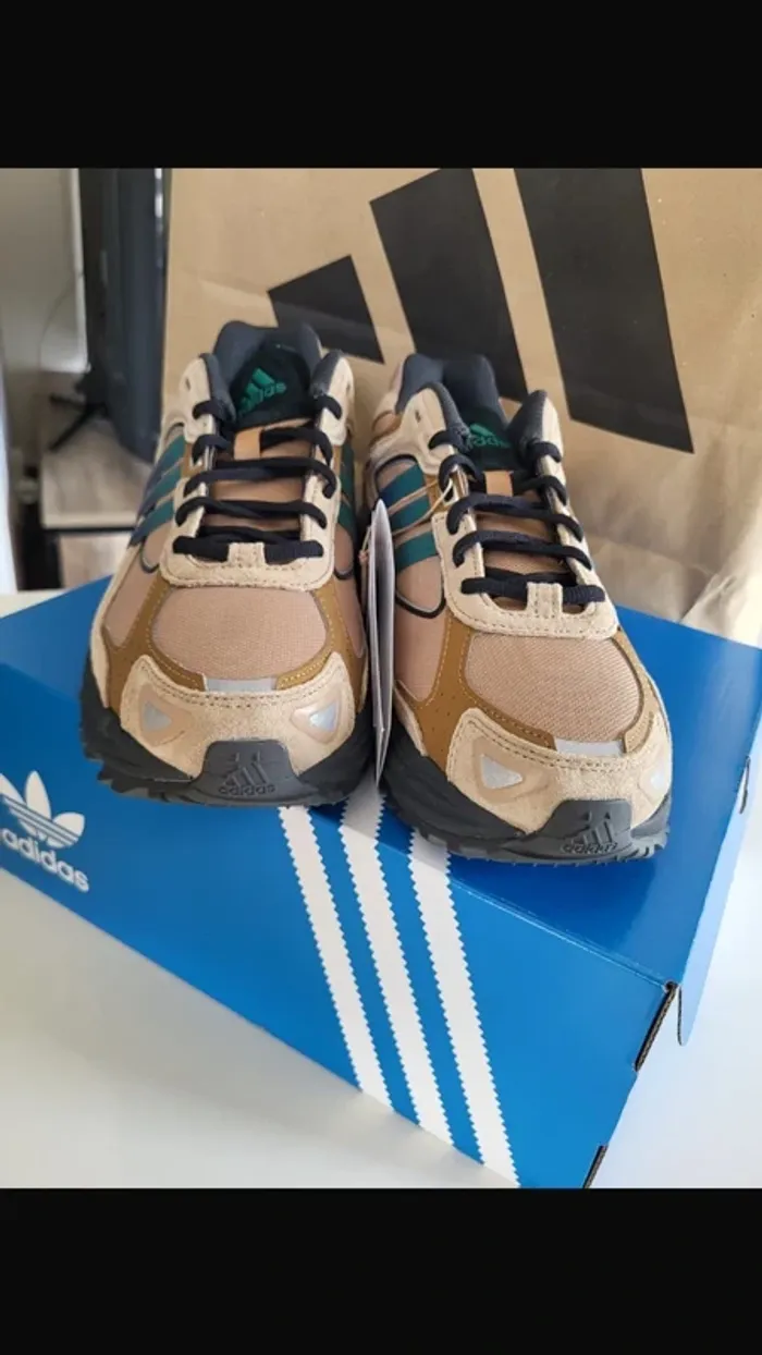 Basket Adidas Response neuve taille 44 2/3 - photo numéro 9