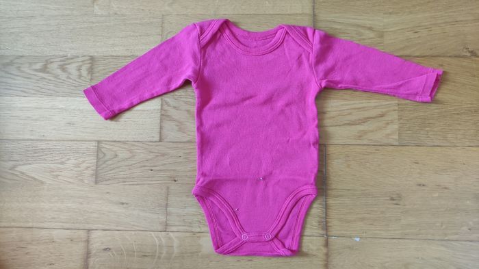 Lot bodies filles 3 mois - photo numéro 5