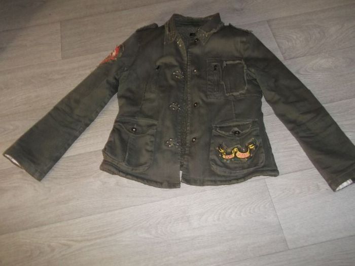 Veste VON DUTCH kaki fourrée écussons strass taille M TBE