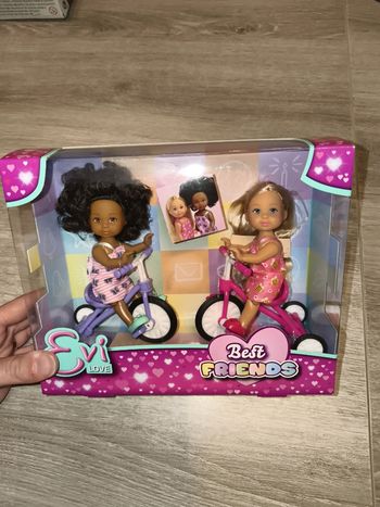 Évi Love Best Friends