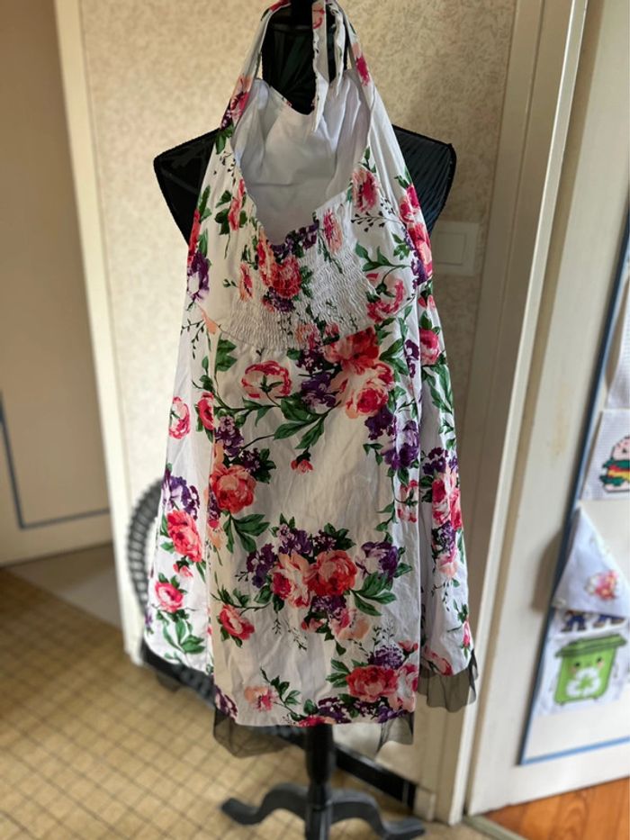 Robe dos nu - photo numéro 2