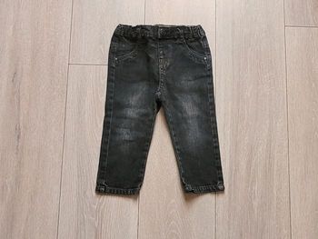 Jeans noir. Garçon 18 mois. Marque Kiabi