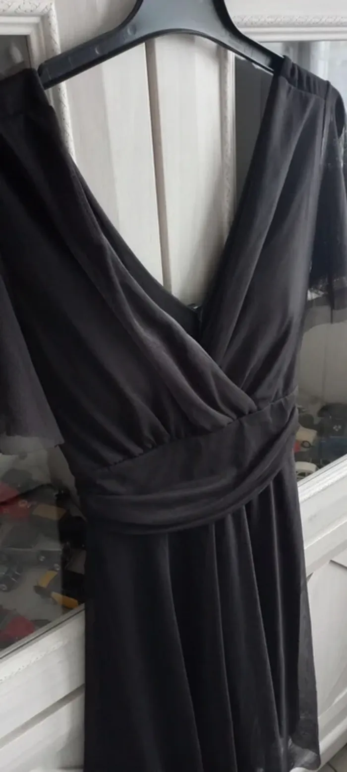 Robe noire - photo numéro 2