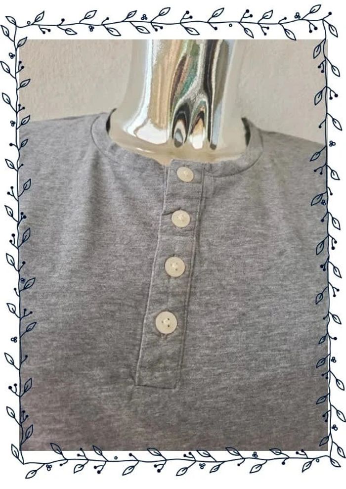 Haut uni avec 4 boutons - photo numéro 2