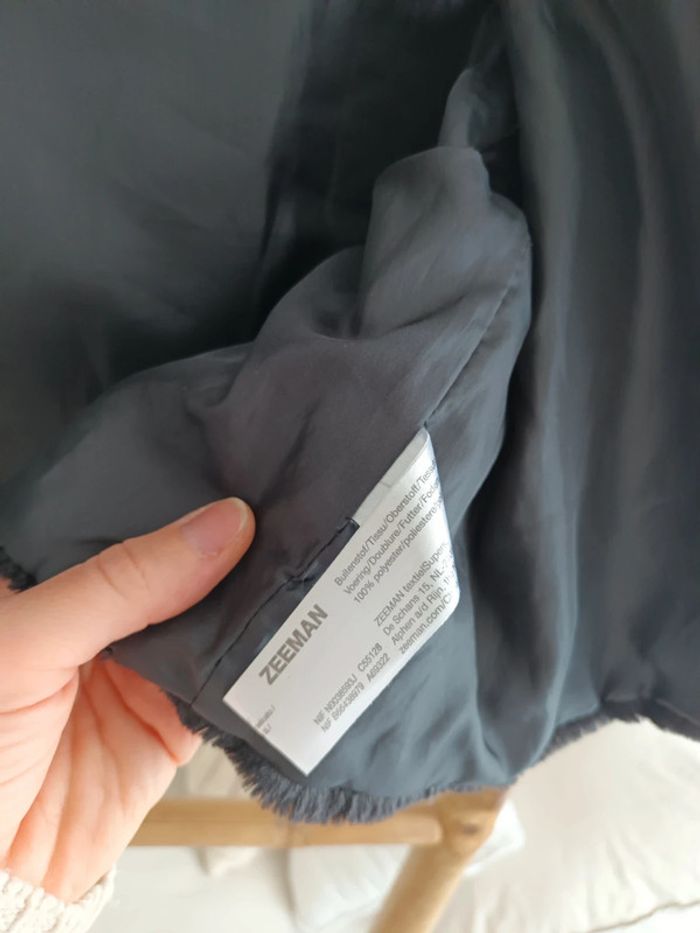Veste sans manches fausse fourrure noire 9 / 10 ans - photo numéro 3