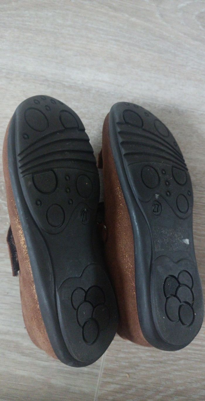 Chaussures enfant pour l'école - photo numéro 2