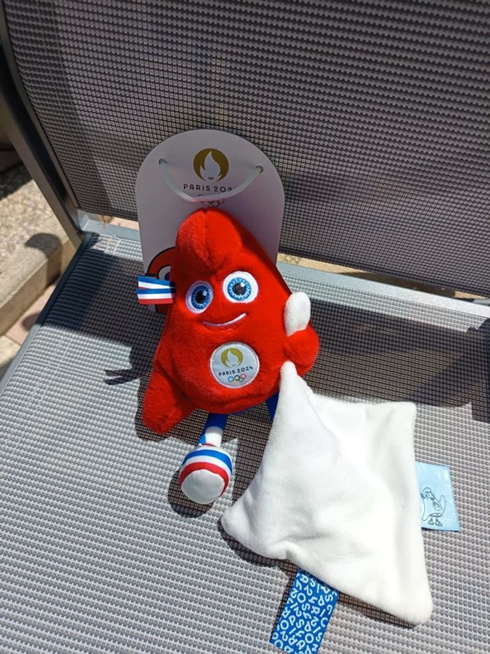 Doudou mascotte Jo 2024