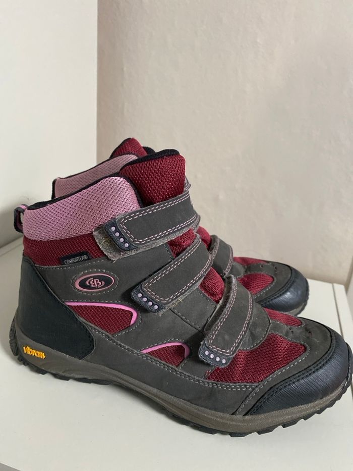 Chaussures bottines de marche randonnée Vibram en Comfortex grises et bordeaux taille 35