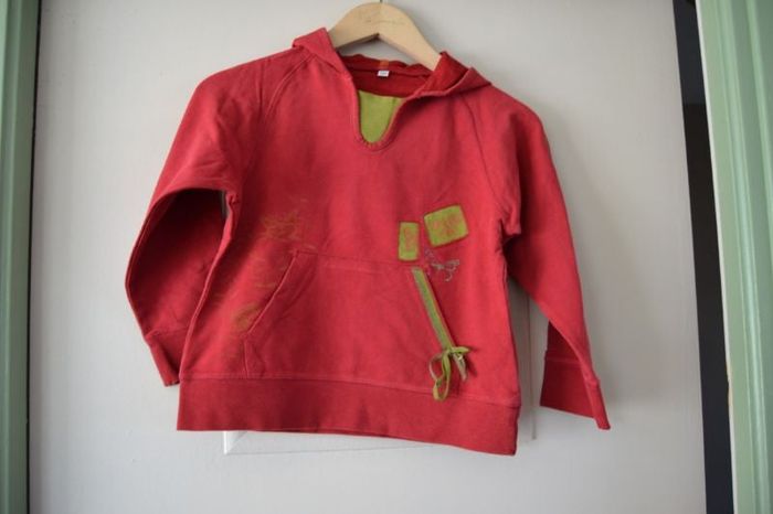 sweat capuche rouge